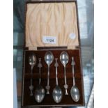 A CASED HALLMARKED SILVER TEASPOON SET