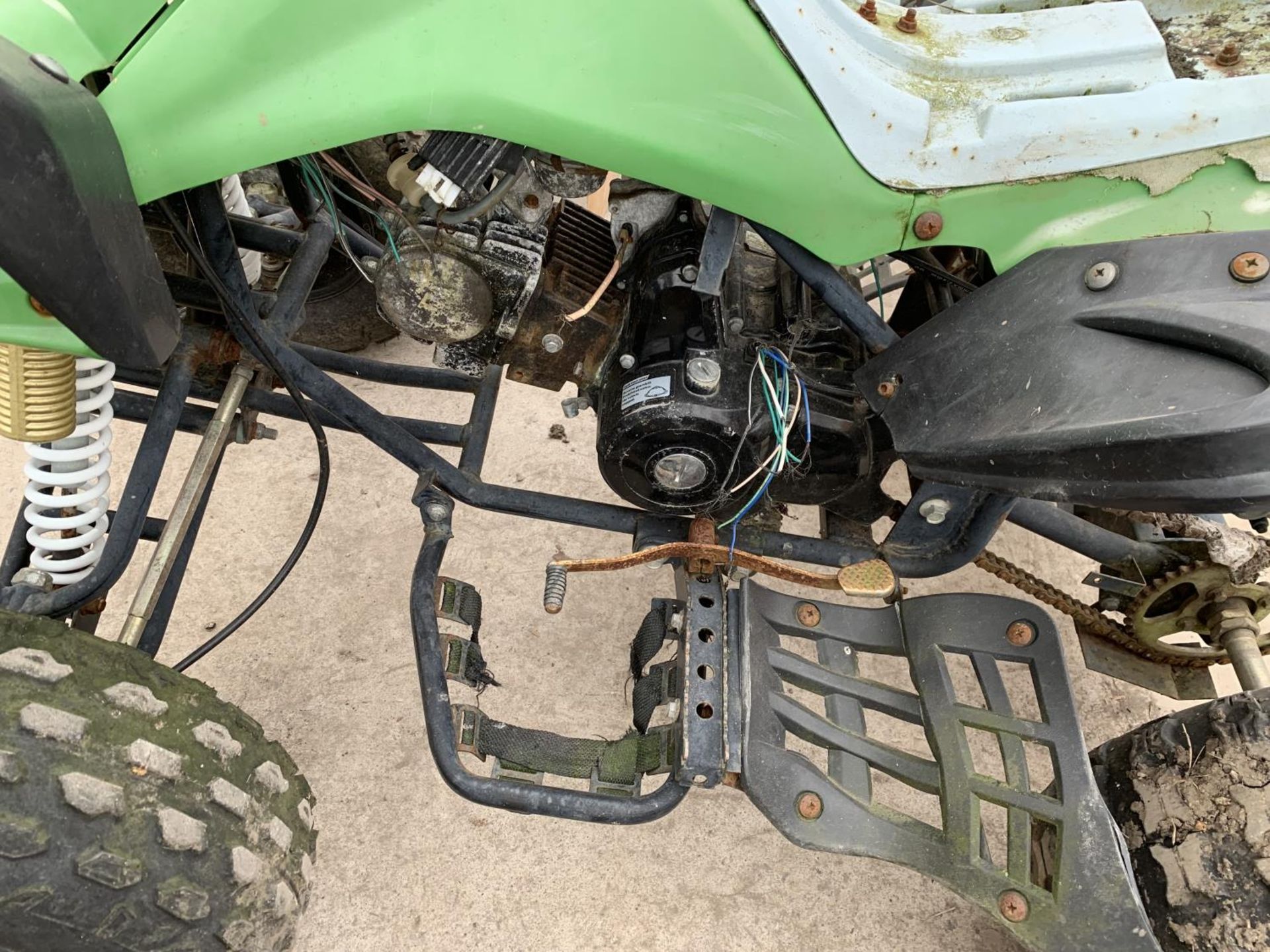 A QUAD BIKE IN NEED OF RESTORATION - Image 6 of 6