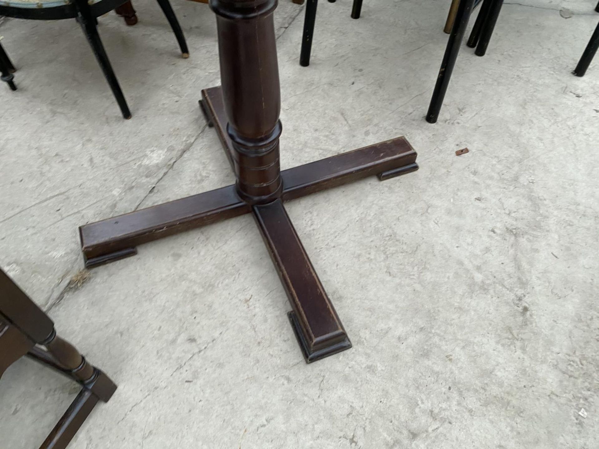 A MAHOGANY PUB TABLE - Image 3 of 3