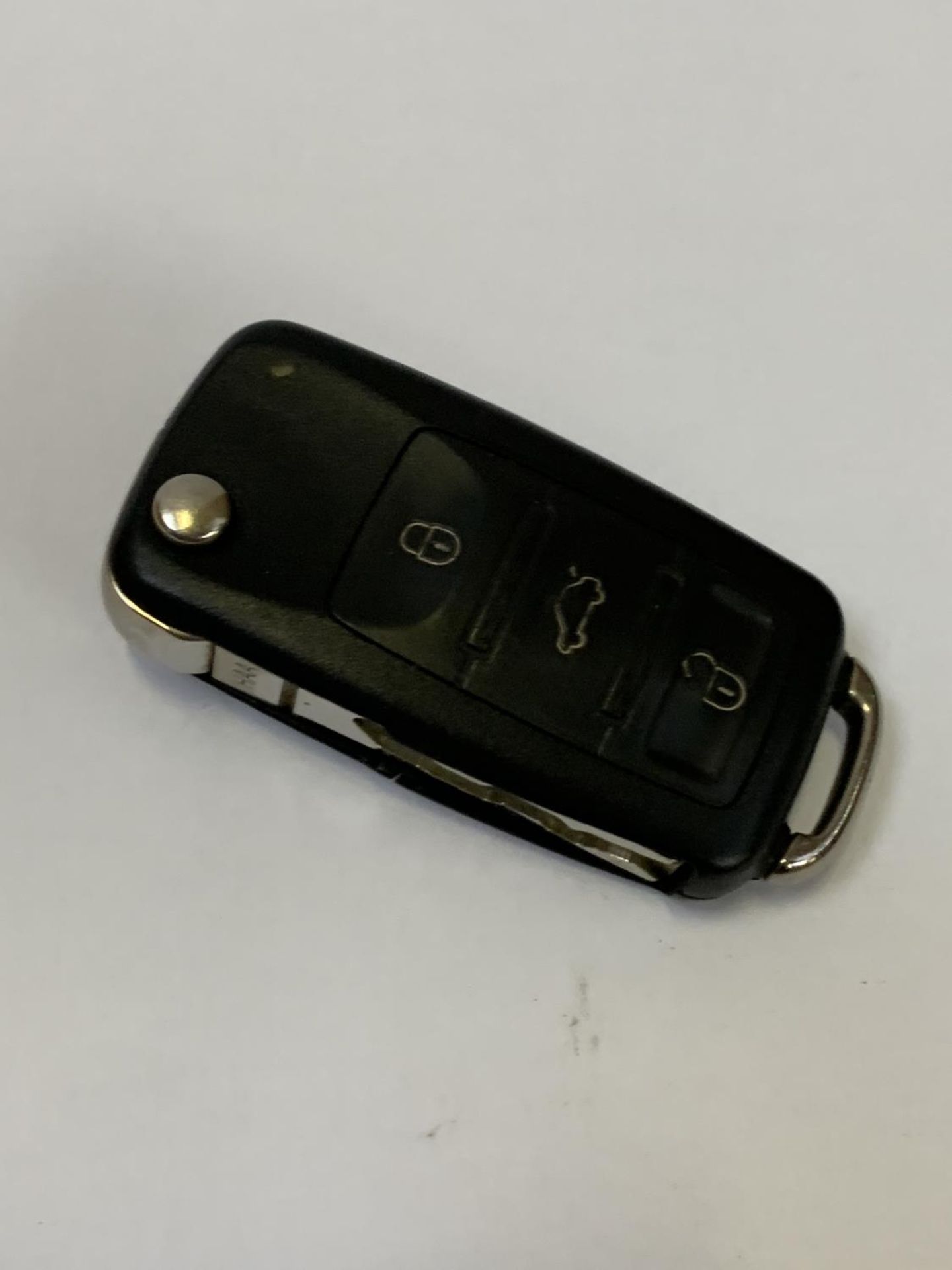 A BENTLEY KEY - Image 2 of 2