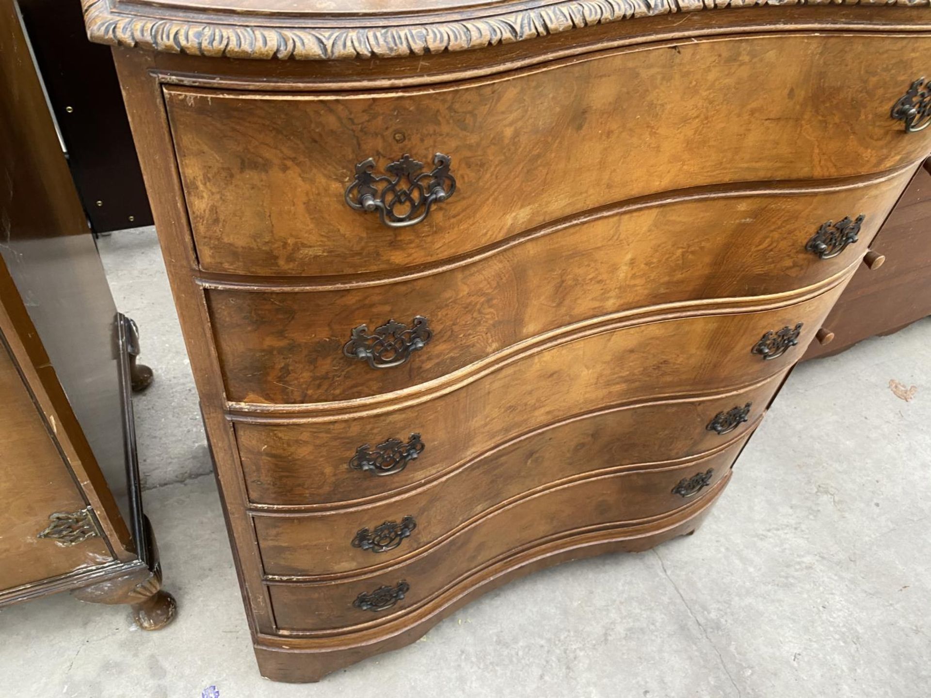 A WALNUT SERPENTINE FRONT CHEST OF FIVE DRAWERS - Image 3 of 3