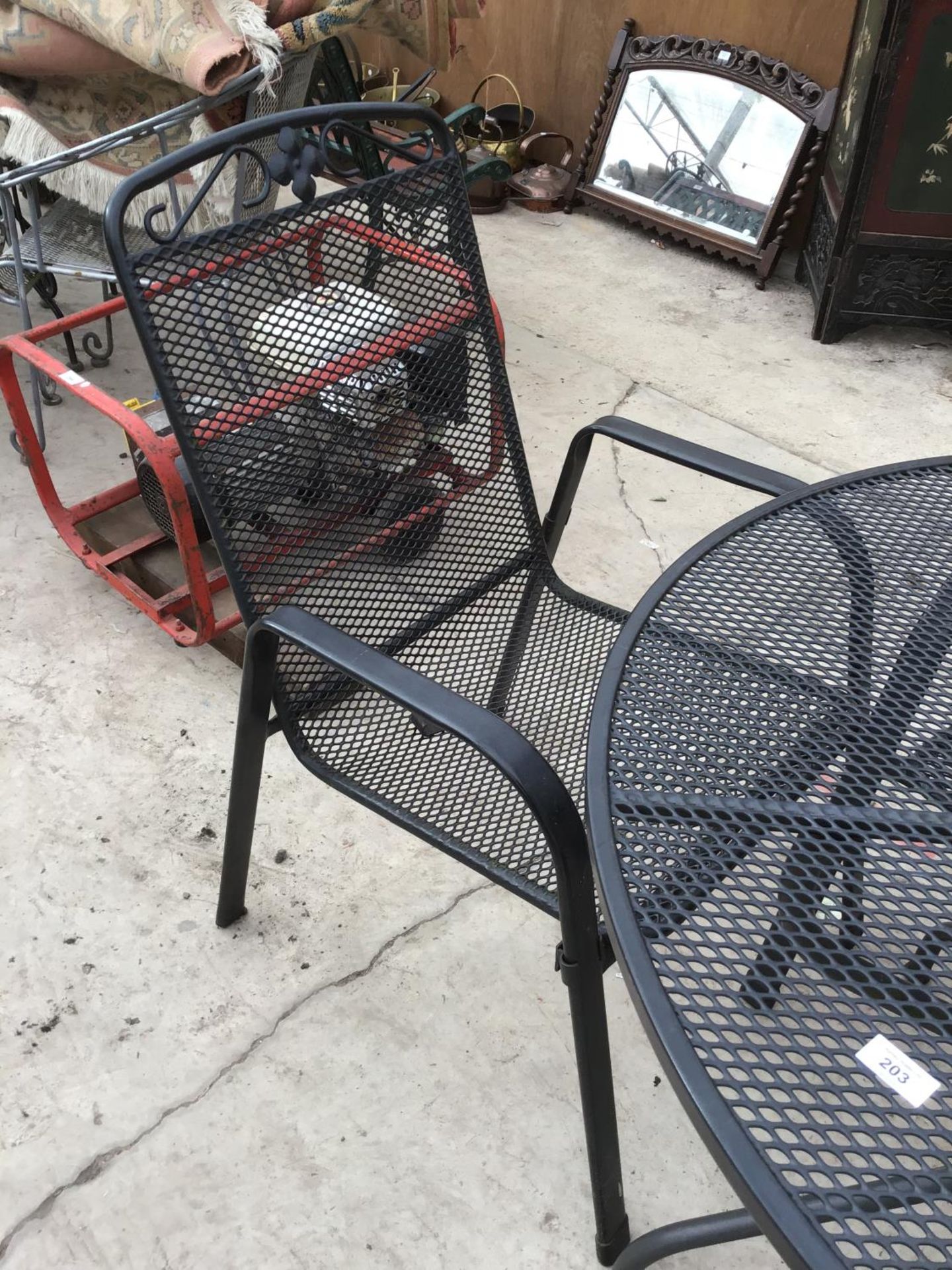 A LARGE CIRCULAR BLACK METAL GARDEN TABLE WITH THREE MATCHING CHAIRS - Image 4 of 4