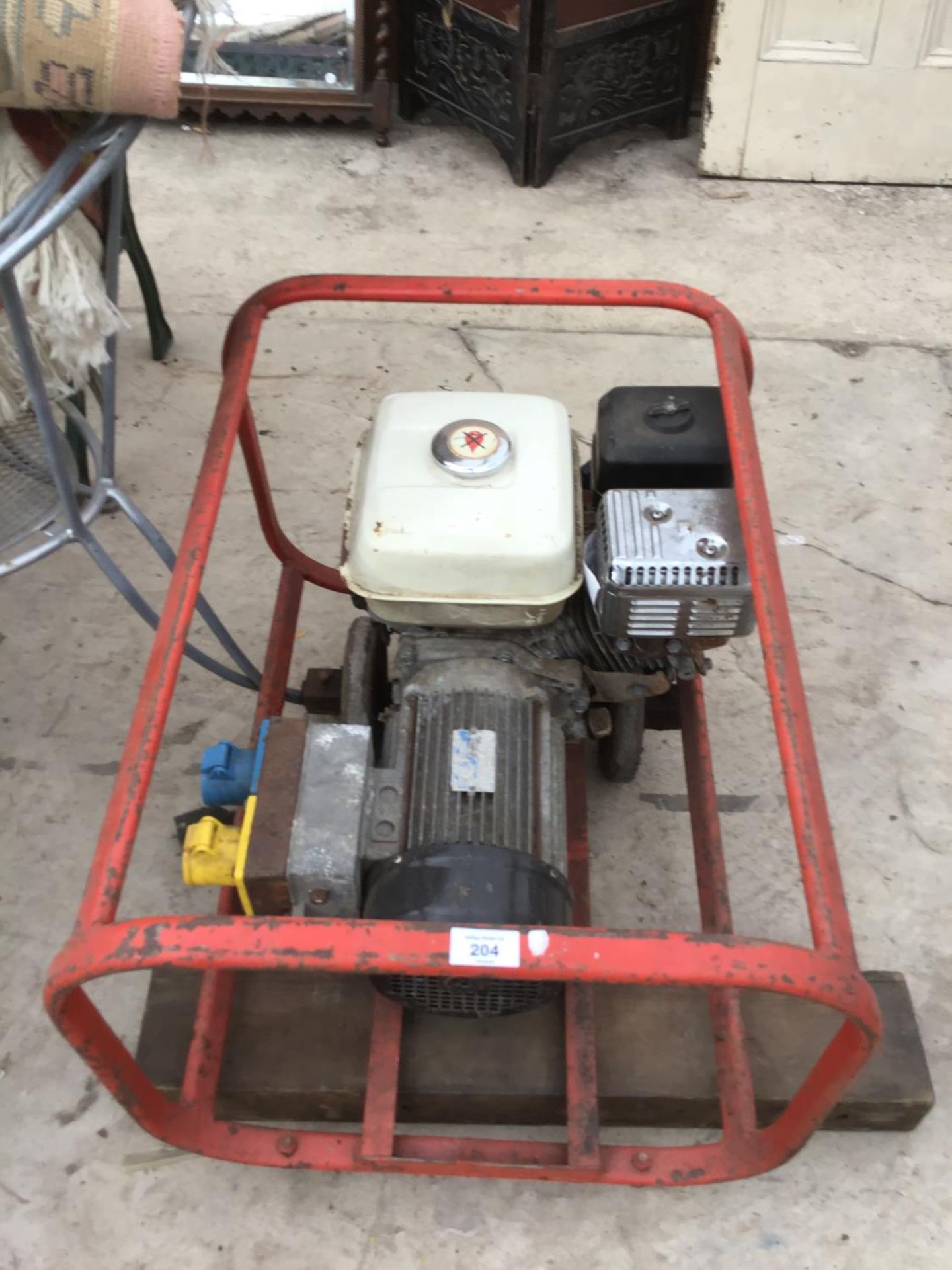 A HONDA 1KW GENERATOR IN WORKING ORDER