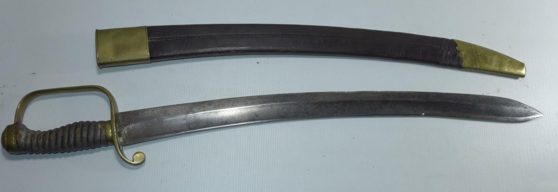 A NAVAL CUTLASS / POLICE HANGER AND SCABBARD, 57 CM BLADE - Image 2 of 5