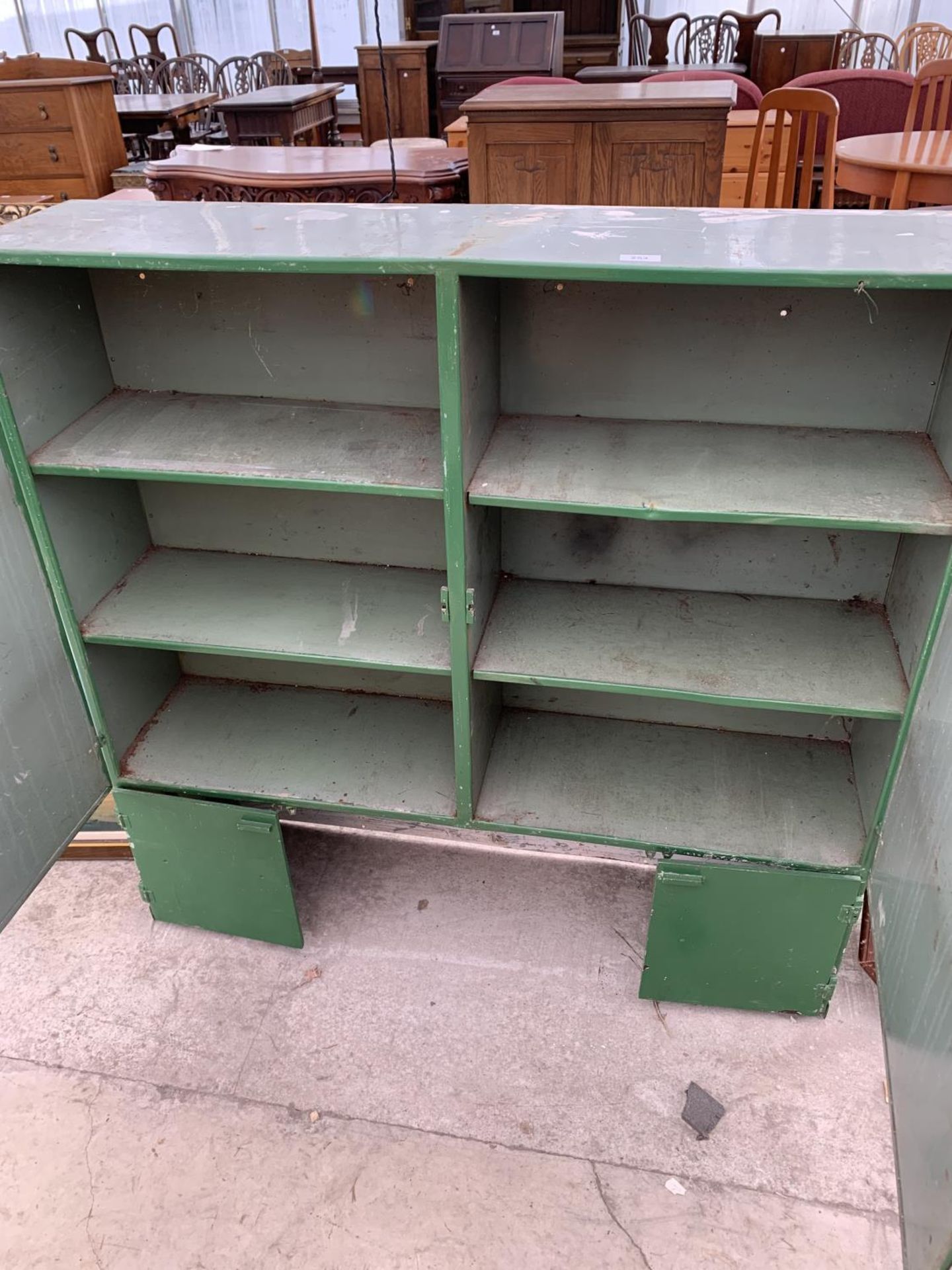 A VINTAGE METAL CABUNET TOP WITH SHELVING - Image 2 of 3