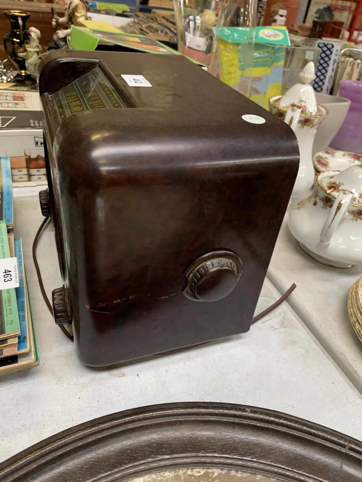 A VINTAGE BAKELITE RADIO - Image 2 of 2