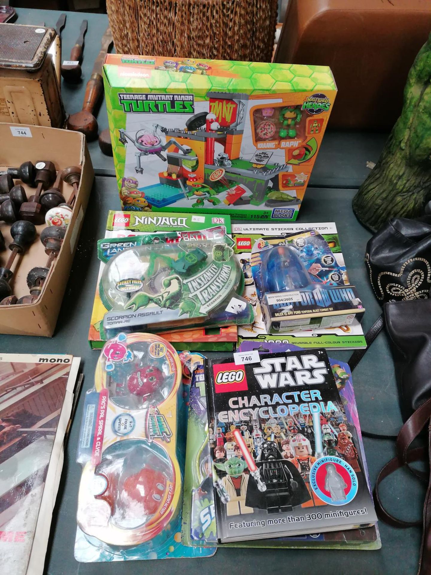 A GROUP OF TOYS AND BOOKS, DR WHO, LEGO ETC