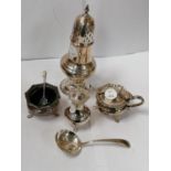 A COLLECTION OF HALLMARKED SILVER ITEMS - MUSTARD POT, OPEN SALT AND PEPPERETTE AND LARGE PEPPERETTE