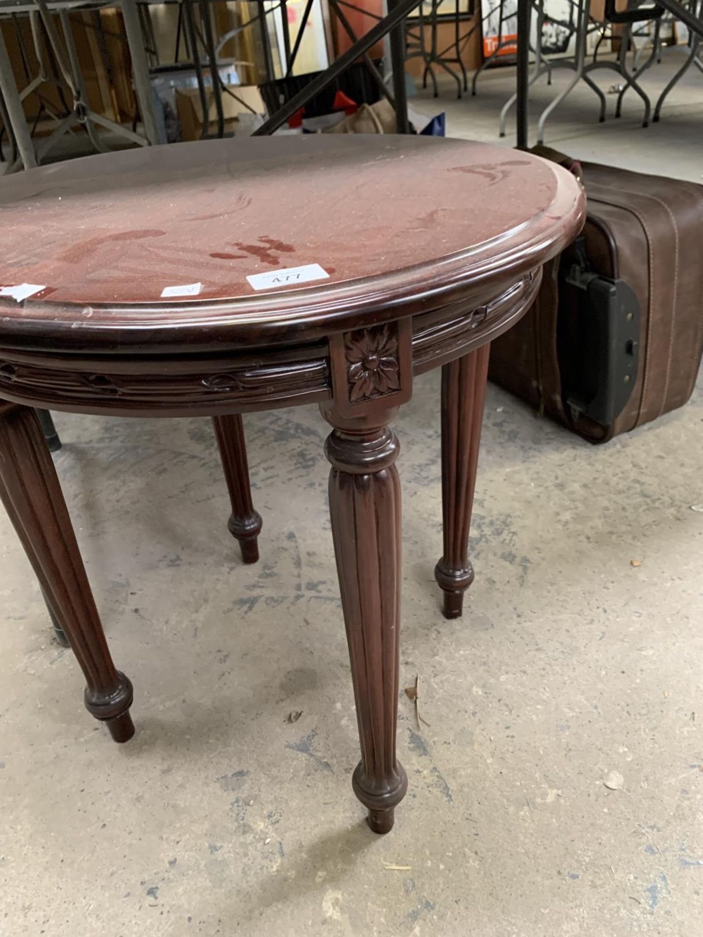 A MAHOGANY CIRCULAR SIDE TABLE WITH CARVED DETAILING TO LEGS AND SIDES - Image 2 of 2