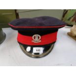A BRITISH ARMY OFFICERS PEAKED CAP