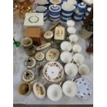 A COLLECTION OF ITEMS TO INCLUDE DRESSING TABLE SET, TANKARD, TEA CUPS, SAUCERS ETC