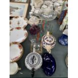 A MIXED LOT OF GLASS WARE AND CERAMICS TO INCLUDE TEAPOTS , BOWLS, VASES ETC