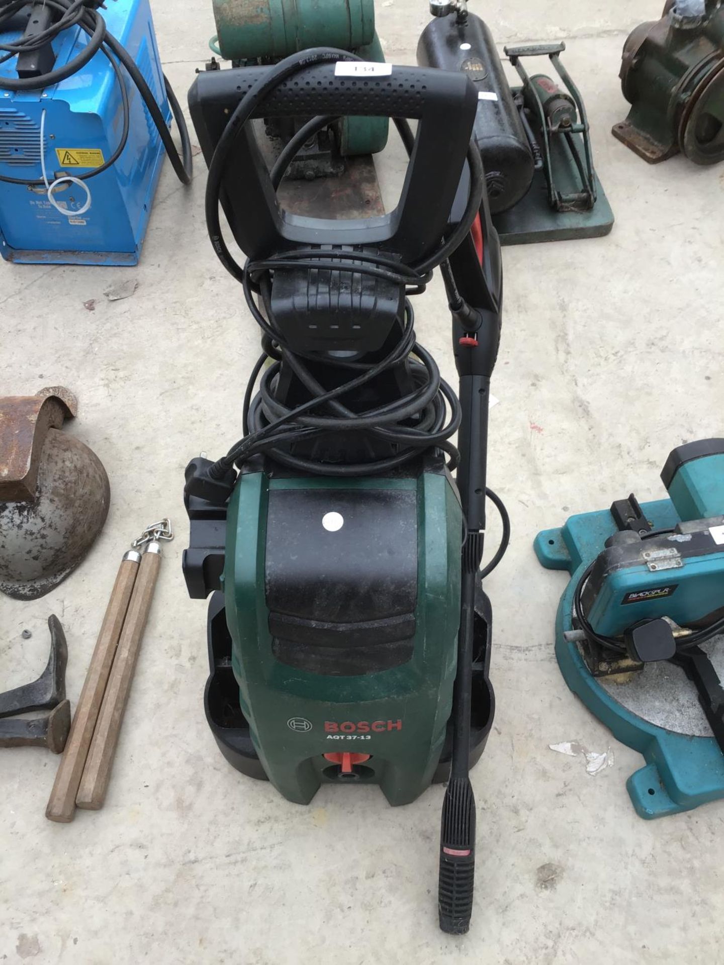 A BOSCH AQT 37-13 PRESSURE WASHER IN WORKING ORDER