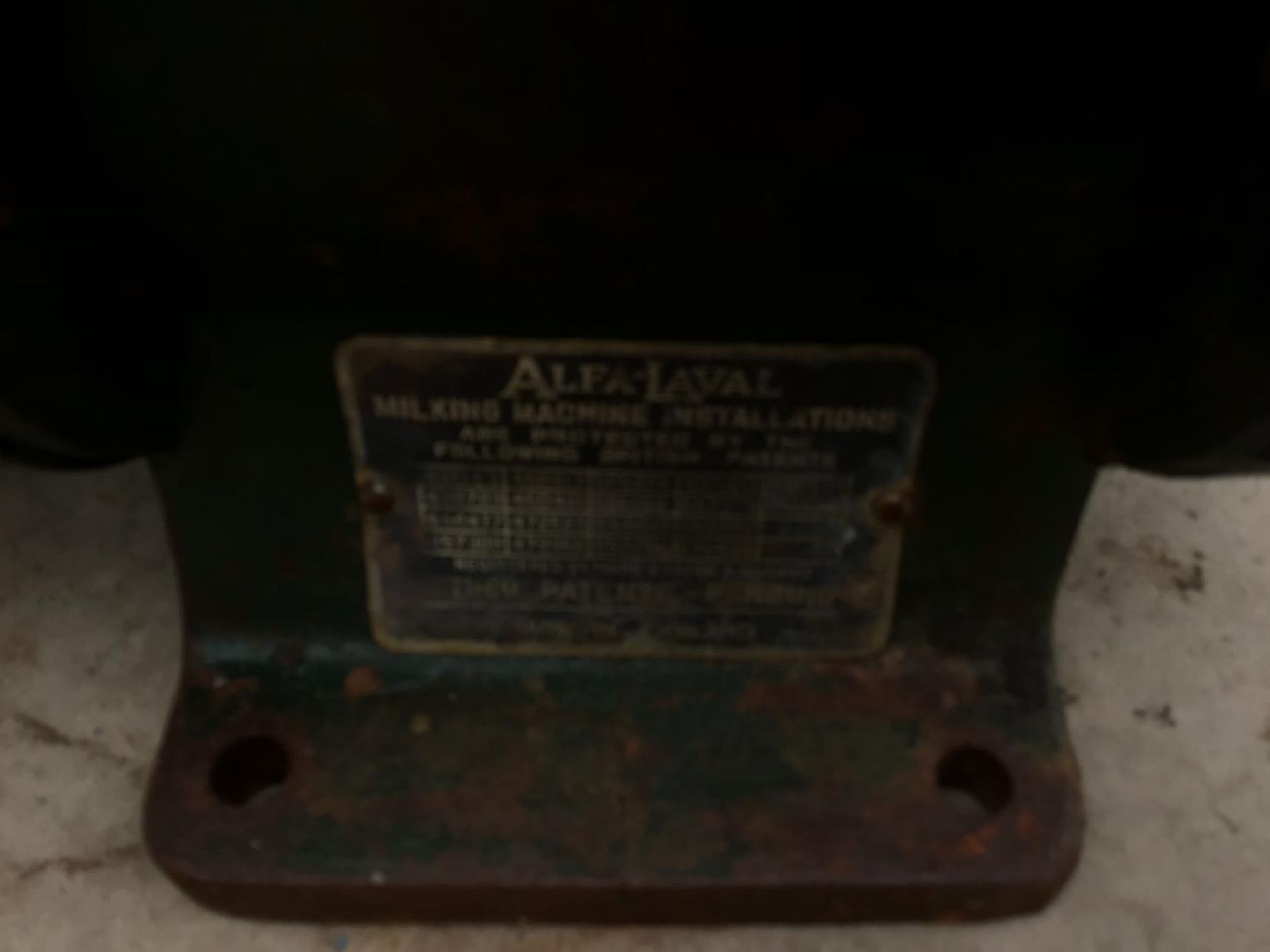 A VINTAGE ALFA LAVAL VACUUM PUMP - Image 3 of 4