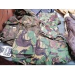 A MIXED LOT OF MILITARY CAMO ITEMS, JACKETS ETC