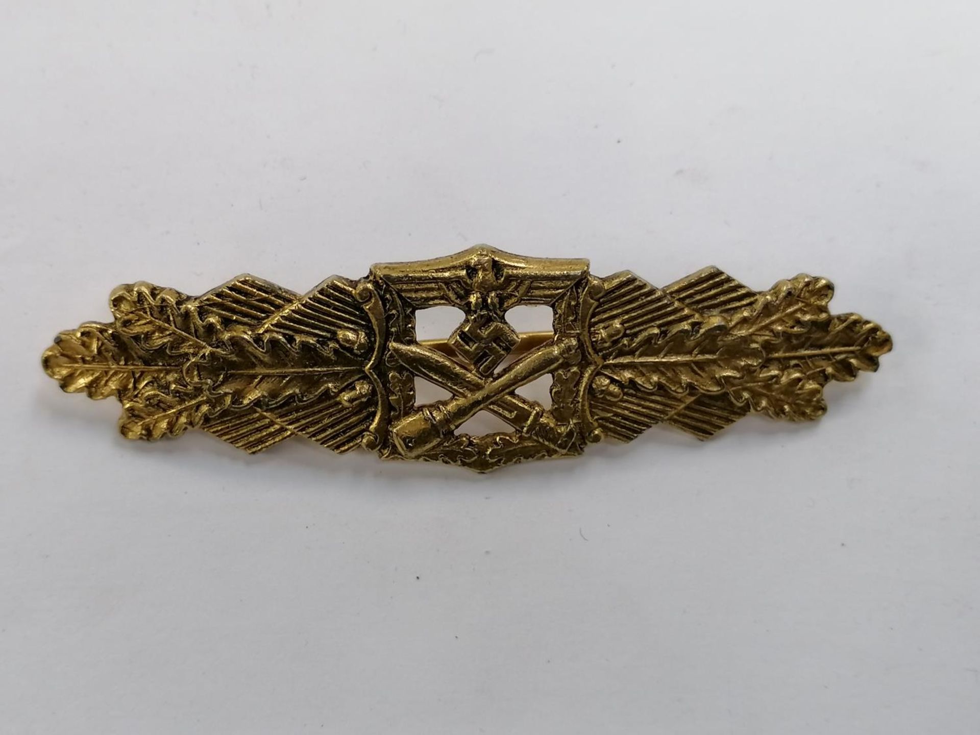 A CLOSE COMBAT GERMAN BADGE