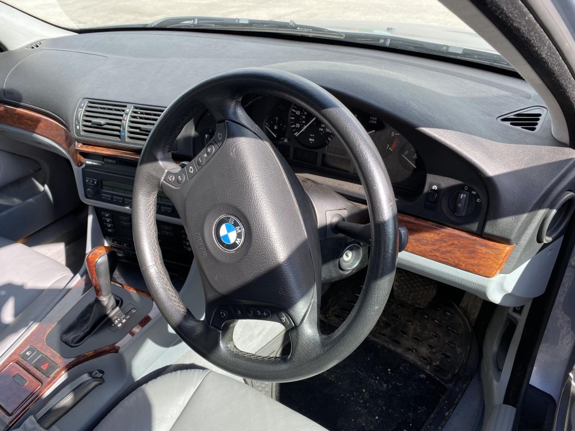 A BMW 525I SALOON - AUTOMATIC TRANSMISSION MOT (DATE TO BE CONFIRMED) ON A SORN - Image 7 of 9