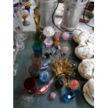 A MIXED LOT OF ASSORTED PAPERWEIGHTS, ART GLASS BOWL ETC