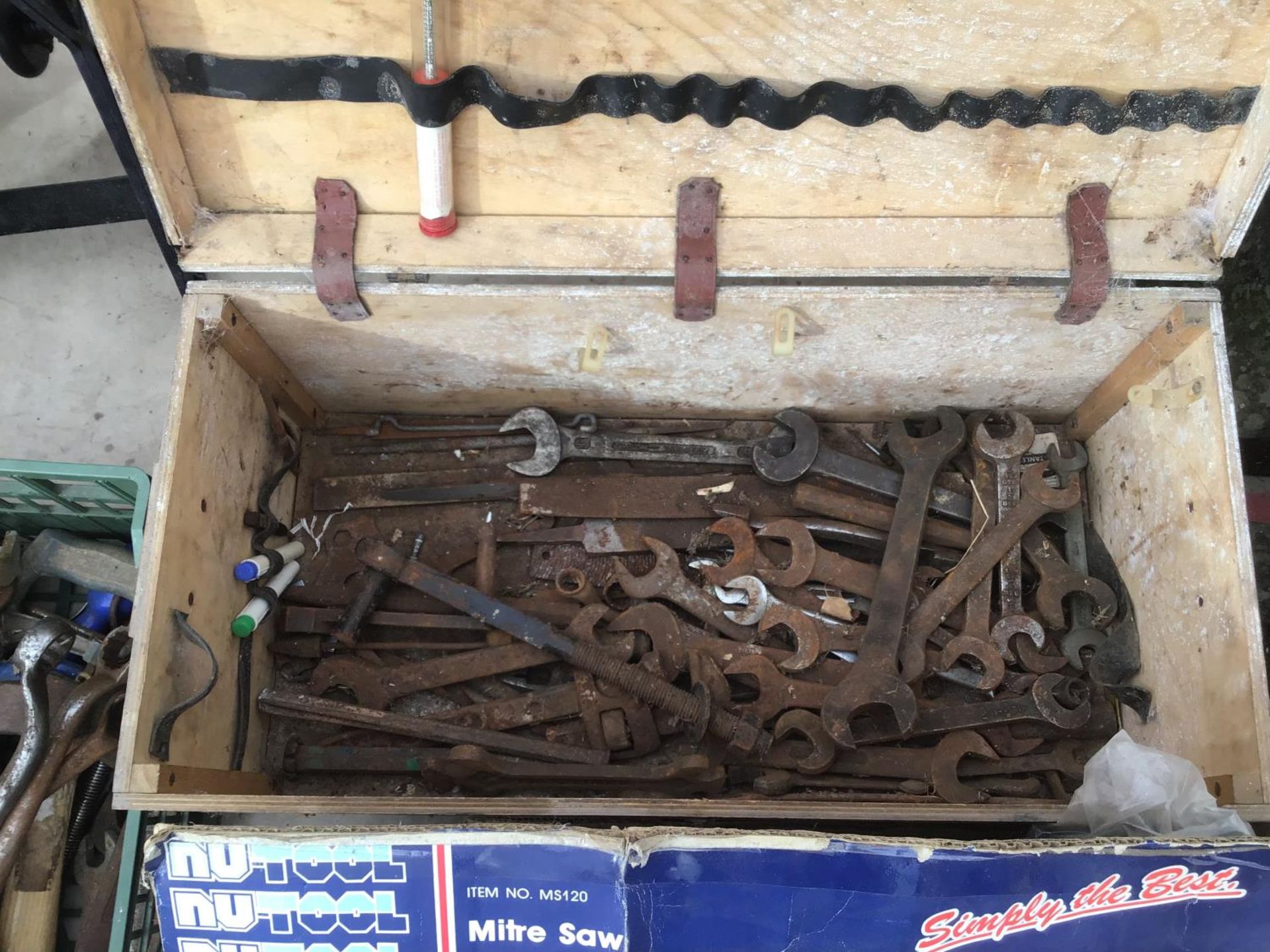 A WOODEN TOOL BOX WITH SPANNERS, A FURTHER BASKET WITH SPANNERS AND A BOXED MITRE SAW - Image 2 of 4