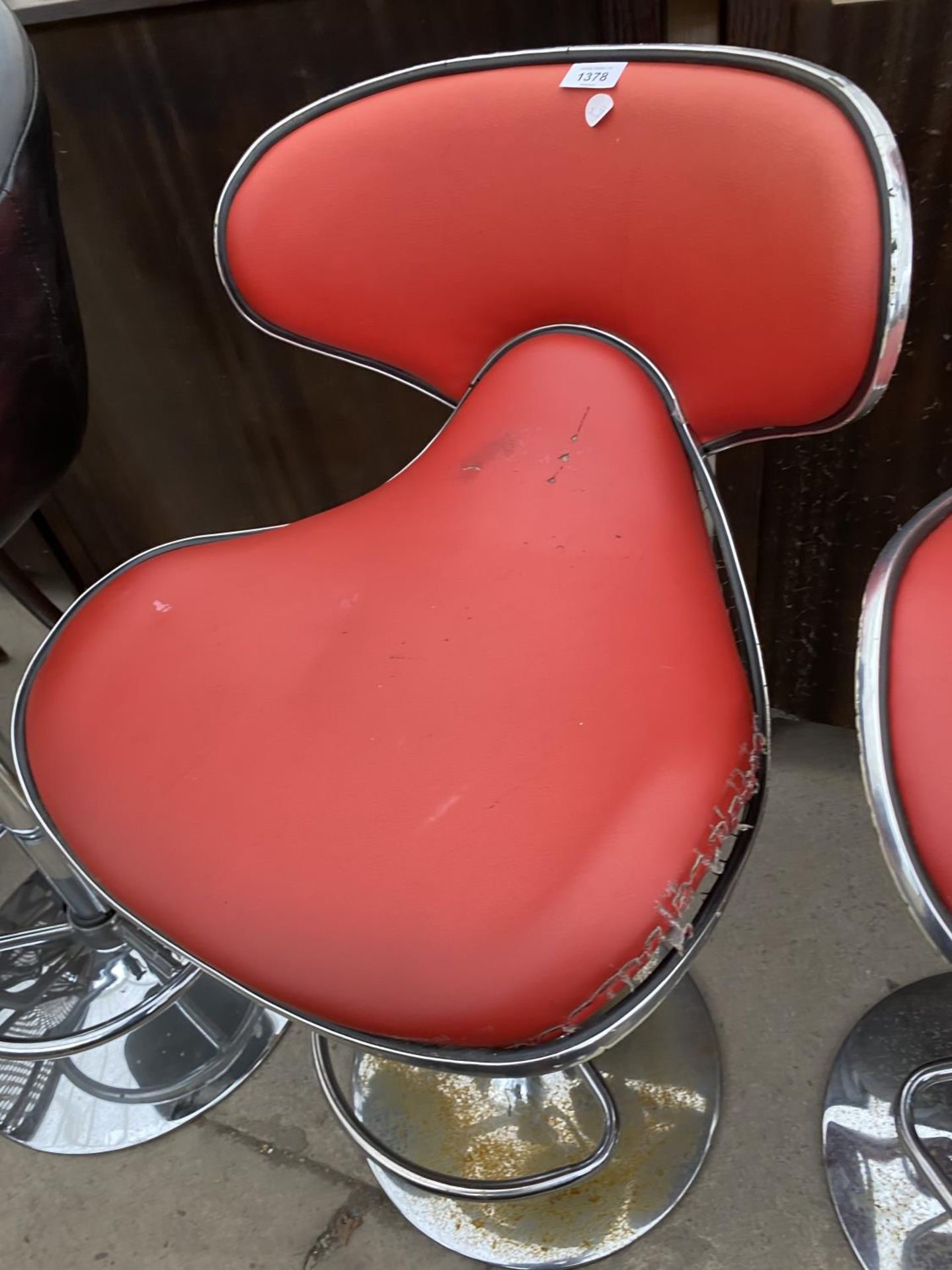 TWO RED BAR STOOLS ON CHROME SWIVEL SUPPORTS - Image 2 of 4