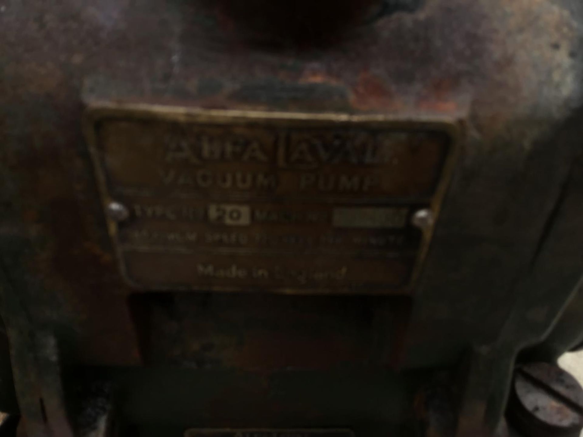 A VINTAGE ALFA LAVAL VACUUM PUMP - Image 2 of 4