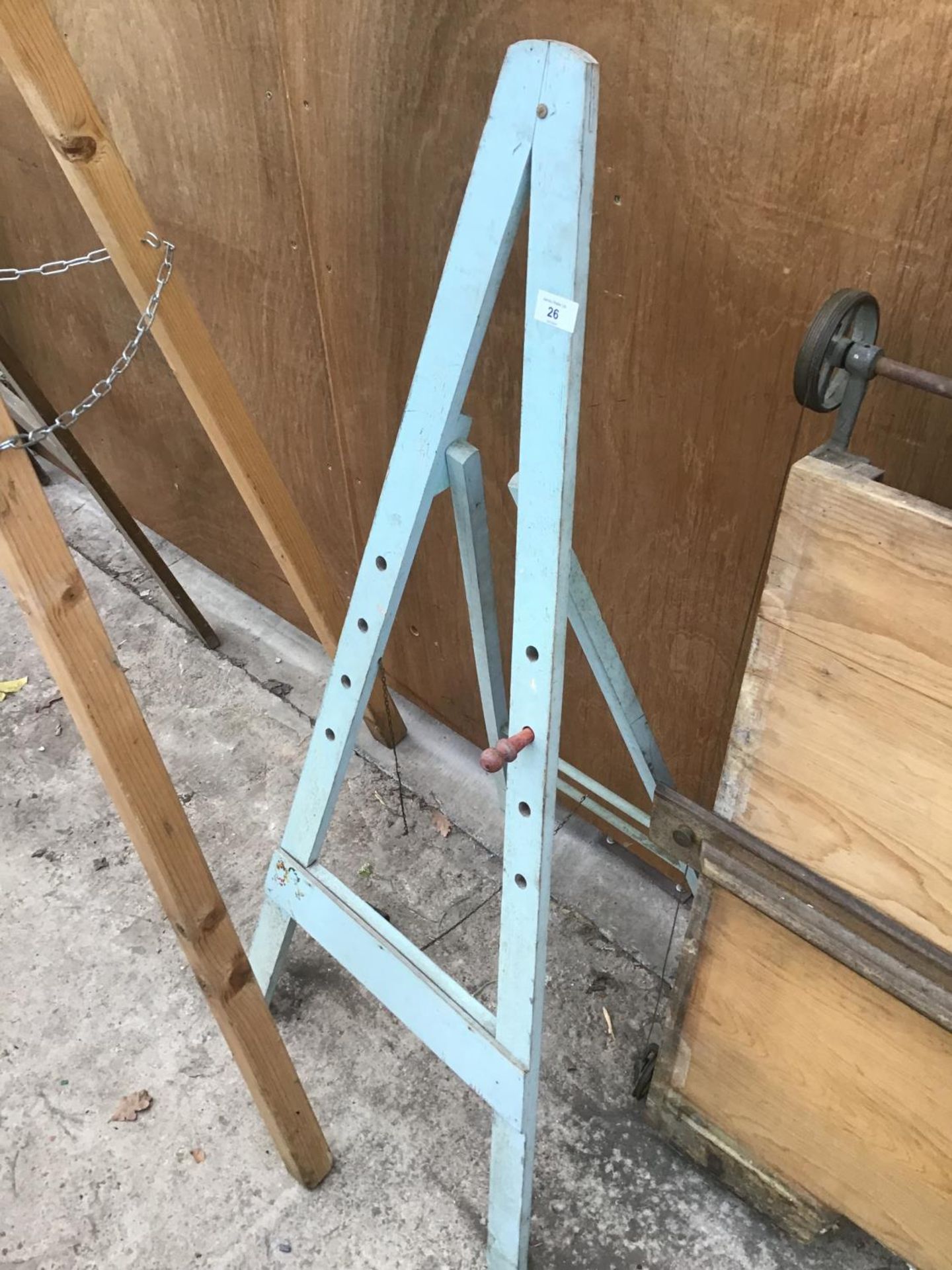 THREE VINTAGE FREESTANDING WOODEN EASELS OF VARIOUS SIZES - Image 2 of 4