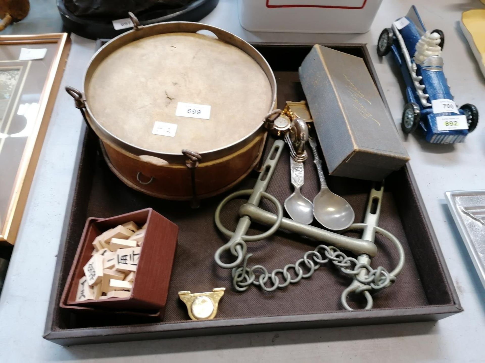 A MIXED COLLECTABLES LOT, VINTAGE DRUM ETC