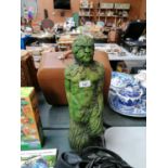 A HEAVY STONE 'GREEN MAN' GARDEN STATUE