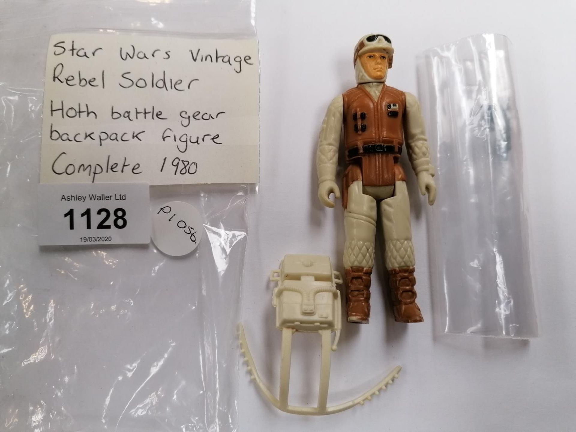 A 1980 STAR WARS REBEL SOLDIER FIGURE WITH ACCESSORIES