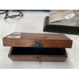 A WOODEN BOXED LEATHER AND BRASS TELESCOPE ROSS LONDON