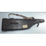 A SHOULDER OF MUTTON LEATHER GUN CASE TO TAKE 28 1/2 INCH BARRELS