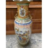 A LARGE CHINESE ORIENTAL FLOOR VASE, HEIGHT 91CM, UNMARKED TO BASE