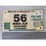 A REIGATE & BANSTEAD NO 56 HACKNEY CARRIAGE PLATE N404 JLK 08/06/2005 7 PASSENGERS