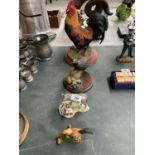 FOUR CERAMIC ANIMAL AND BIRD MODELS TO INCLUDE A LARGE 30CM TALL COCKEREL, A SMALL COCKEREL WITH A