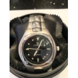 A BOXED CLAUDE VALENTINI CRUSADER GENTS WRIST WATCH IN WORKING ORDER