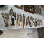 ASSORTED SILVER PLATED FLATWARE SOME DECORATIVE, TO INCLUDE FORKS, A CAKE SLICE, FISH KNIVES, SPOONS