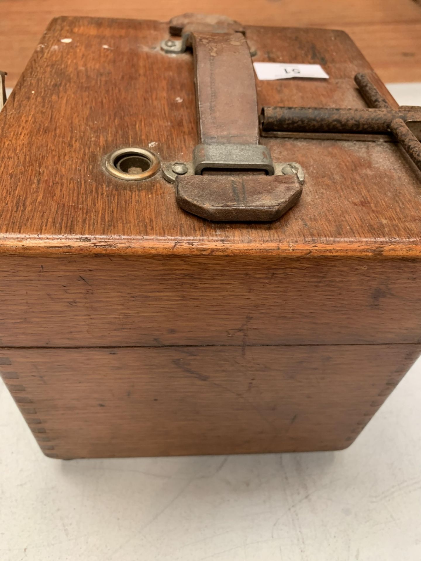 A BENZING WOODEN CASED RACING PIGEON CLOCK - Image 5 of 8