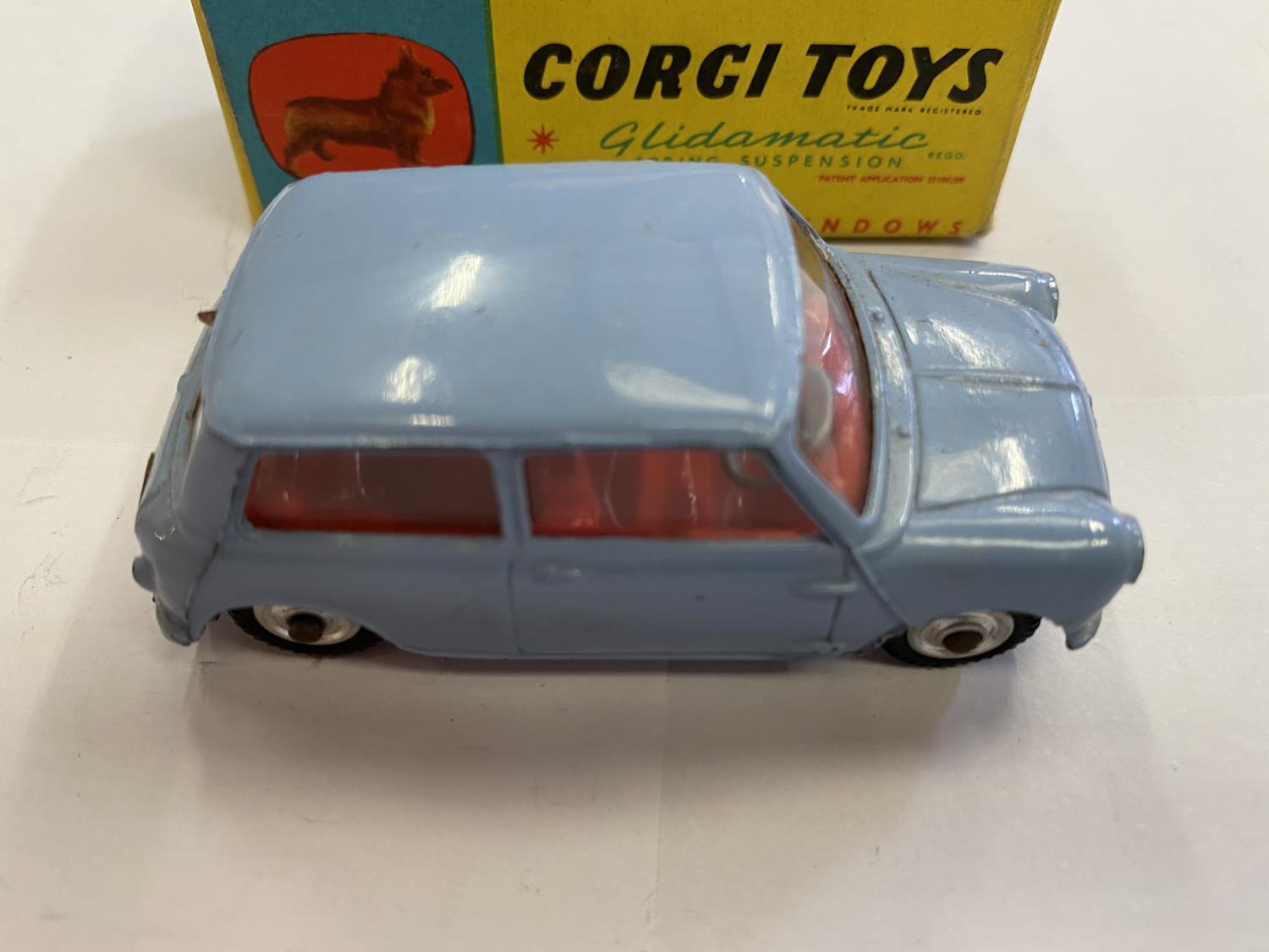 A CORGI TOYS MORRIS MINI-MINOR CAR, BOXED, MODEL NUMBER 226 - Image 2 of 3