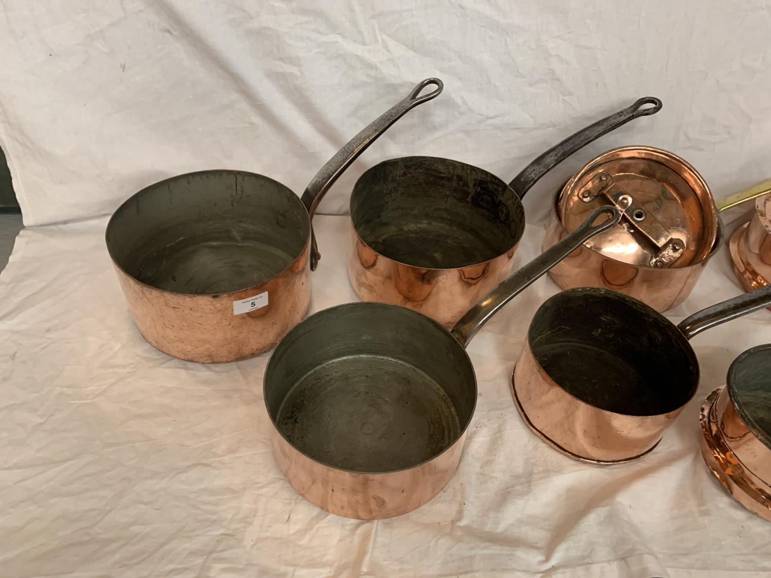 SEVEN VICTORIAN VARIOUS COPPER PANS SOME WITH LIDS - Image 5 of 5