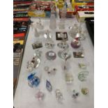 A LARGE COLLECTION OF GLASS ORNAMENTS SOME POSSIBLY SWAROVSKI TO INCLUDE HORSES, BIRDS, DOLPHINS AND