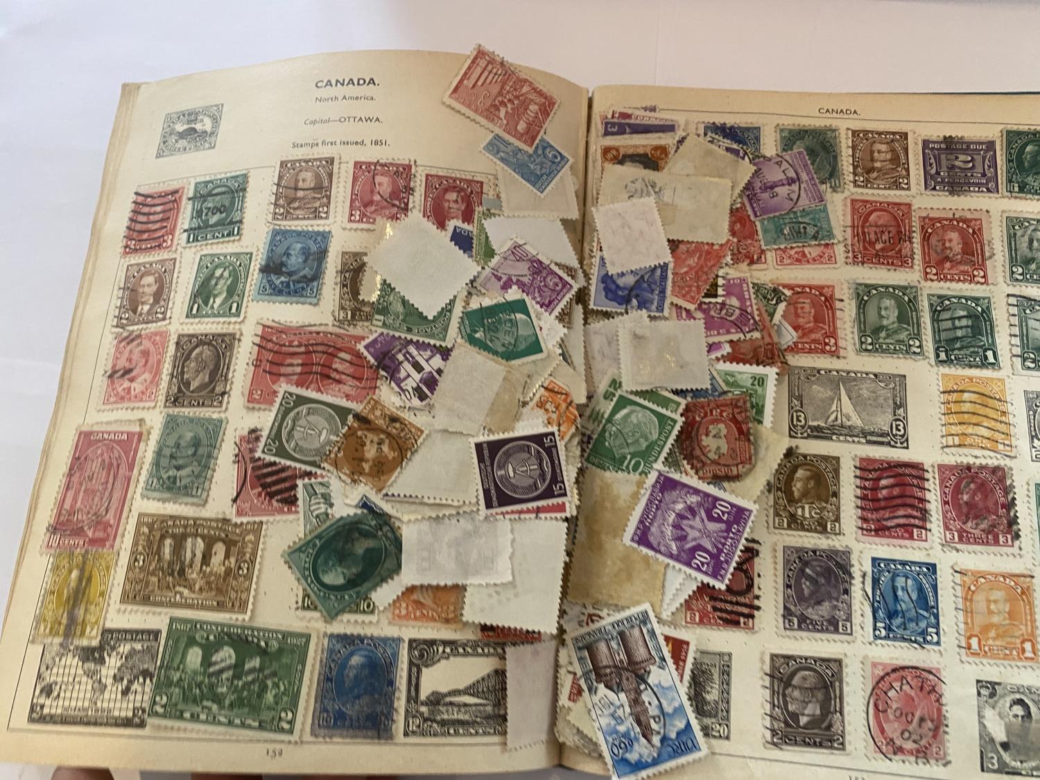 A STAMP ALBUM AND CONTENTS - Image 10 of 10