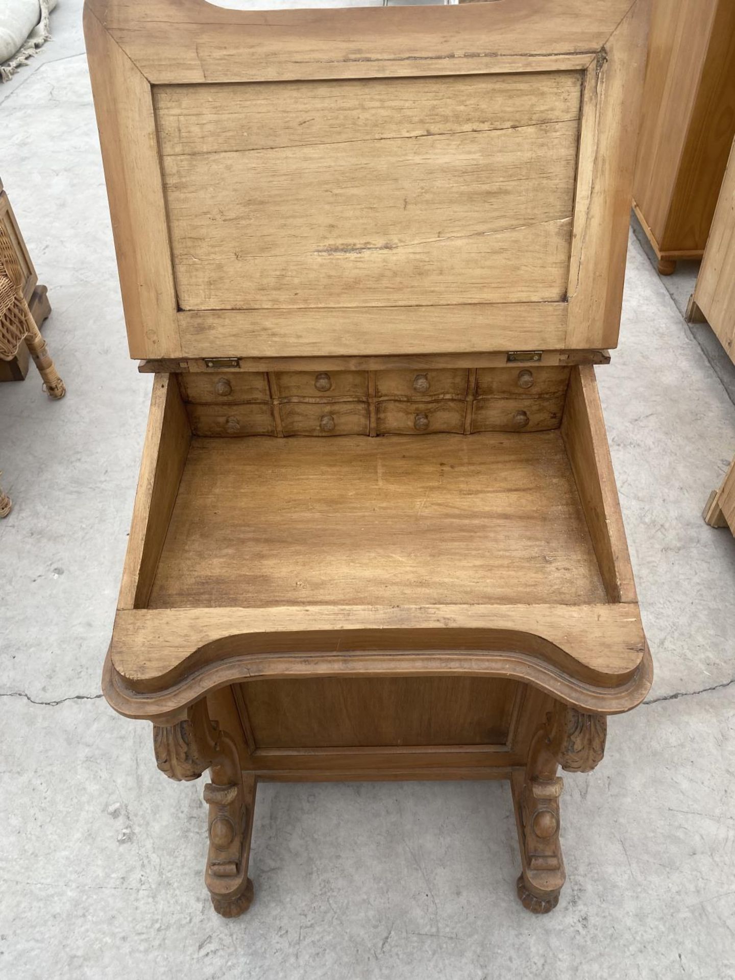 A PINE DAVENPORT WITH HINGED TOP, INKWELL AND FOUR SIDE DRAWERS - Image 6 of 7