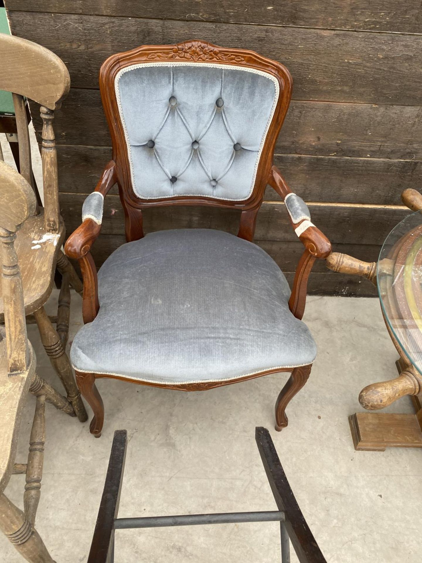 FOUR PINE AND TWO MAHOGANY DINING CHAIRS - Image 4 of 4