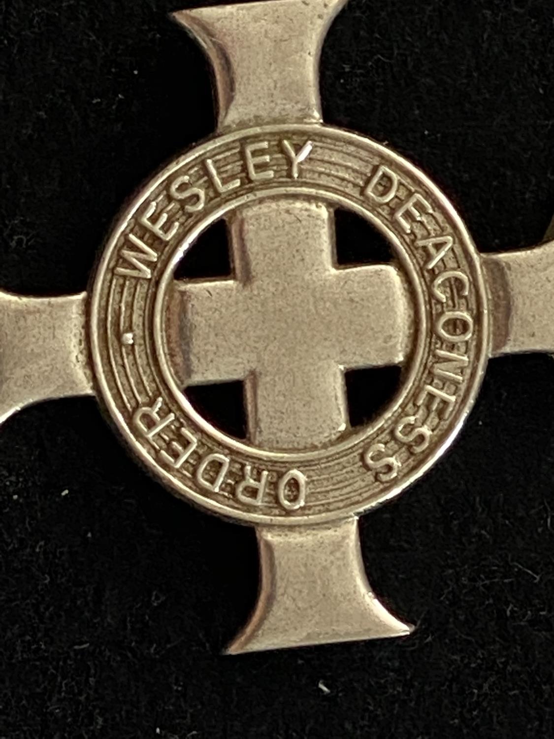 A HALLMARKED BIRMINGHAM SILVER 1892 WESLEY DEACONESS ORDER CROSS AND CHAIN - Bild 2 aus 4