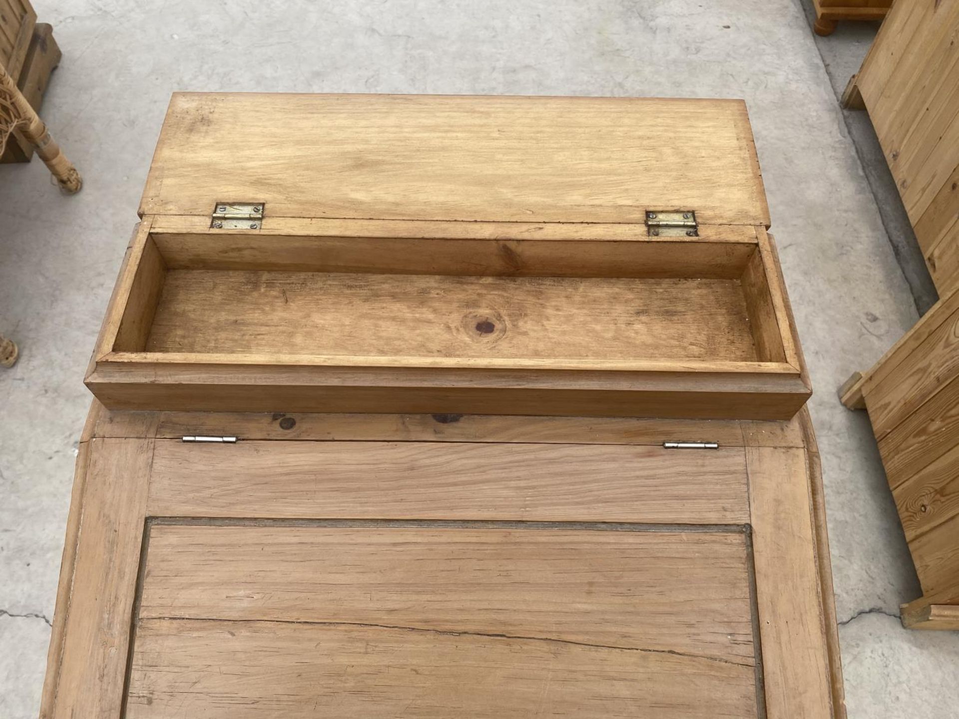 A PINE DAVENPORT WITH HINGED TOP, INKWELL AND FOUR SIDE DRAWERS - Image 7 of 7