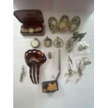 VARIOUS JEWELLERY INCLUDING A LADIES 925 SILVER POCKET WATCH, A SILVER TIE SLIDE, SMALL PHOTO