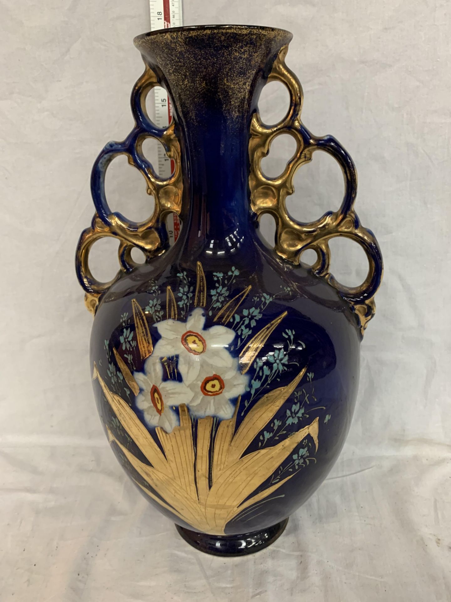 A ROYAL VIENNA A G HARLEY 1907 CERAMIC VASE