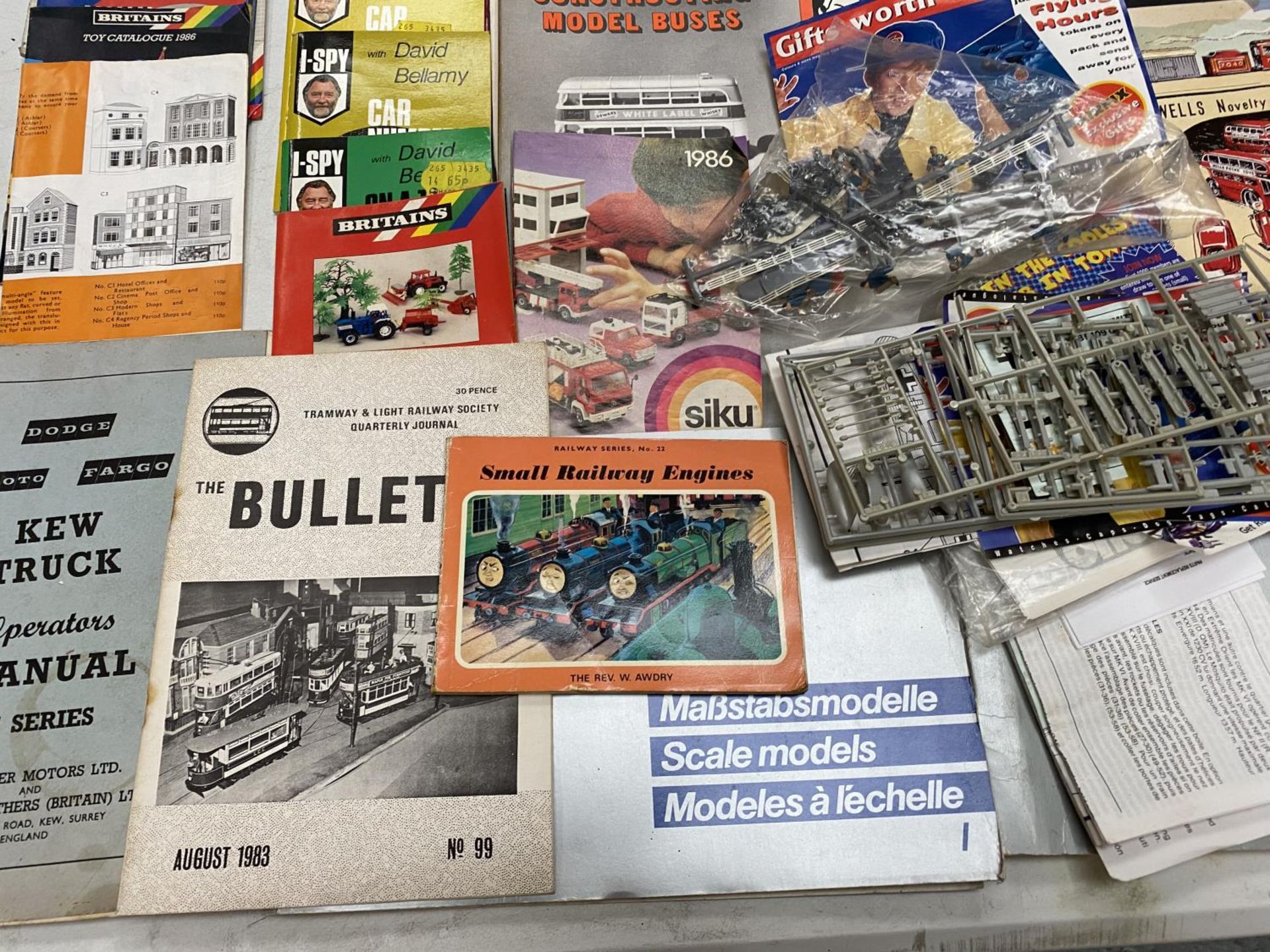 A QUANTITY OF MODELER'S MAGAZINES AND BROCHURES - Image 3 of 3