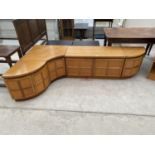 A RETRO NATHAN TEAK CORNER UNIT