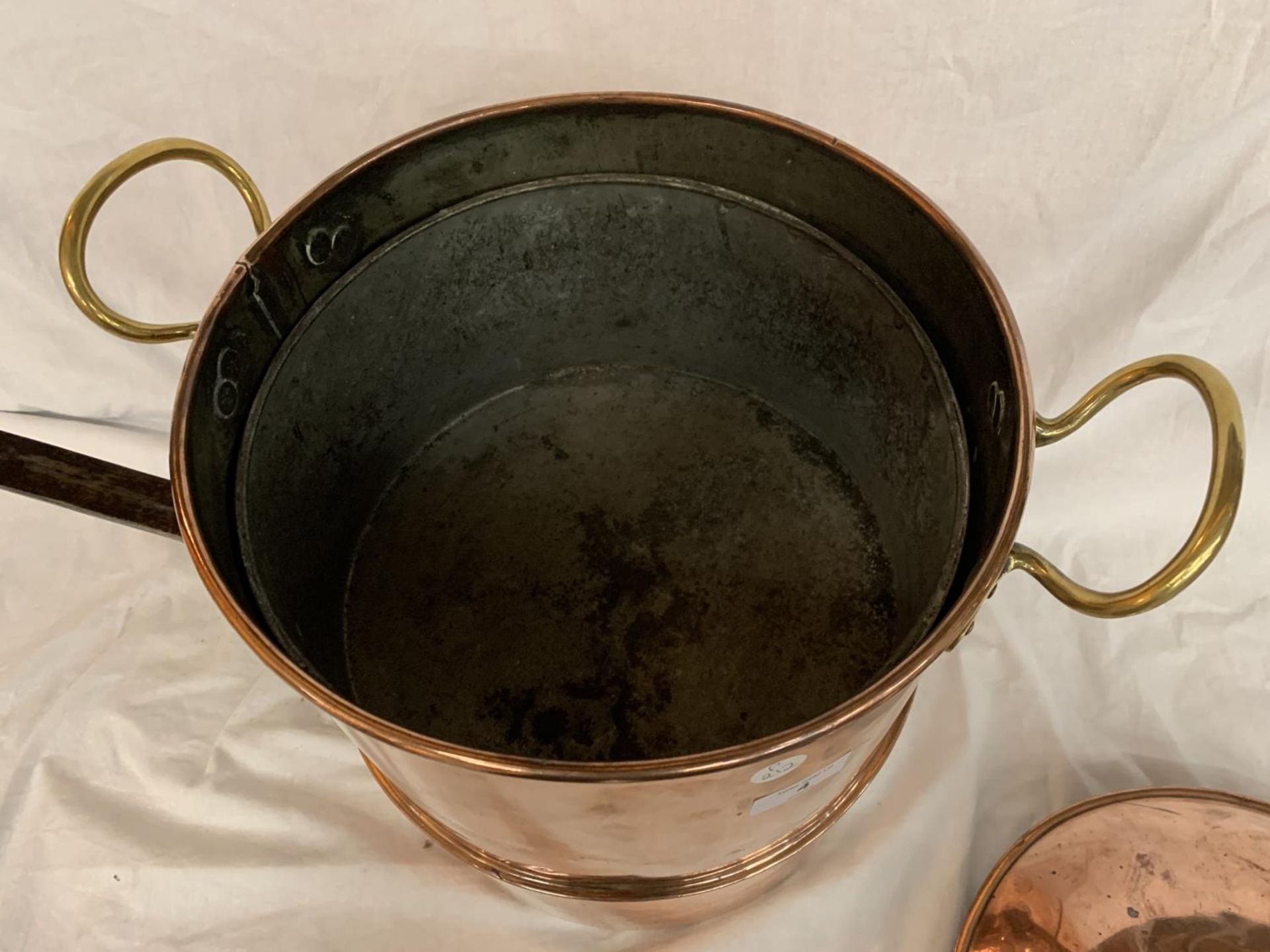 A VICTORIAN LARGE COPPER STEAMER WITH LINER 42CM HIGH - Image 2 of 5